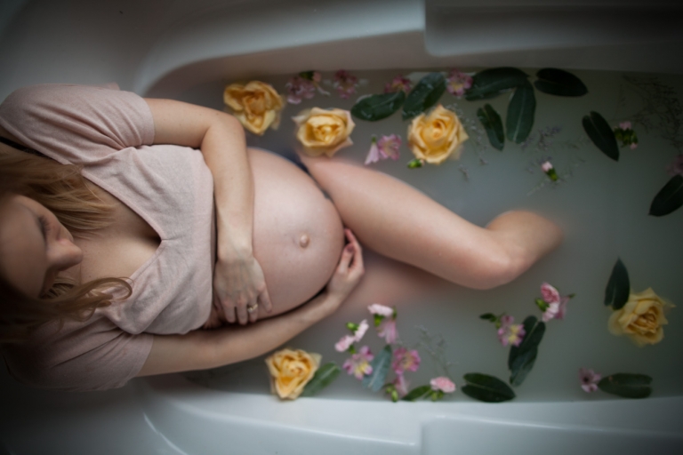 Edmonton motherhood photographer captures mom in milk bath