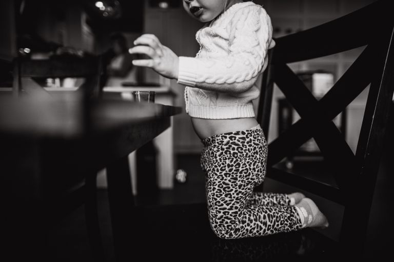child's bare tummy